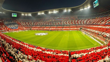 开云下载-佛罗伦萨对阵沙特，格列兹曼如何用高光表现，照亮足球的文明对话