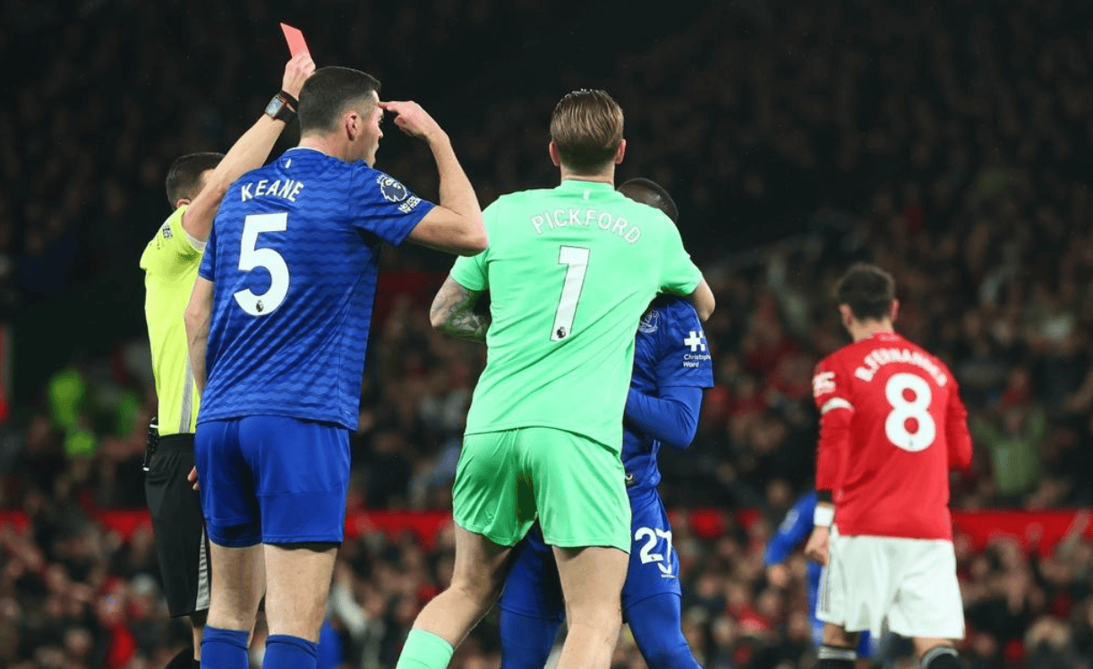 莱比锡红牛逆转曼联，皮克扛起全队