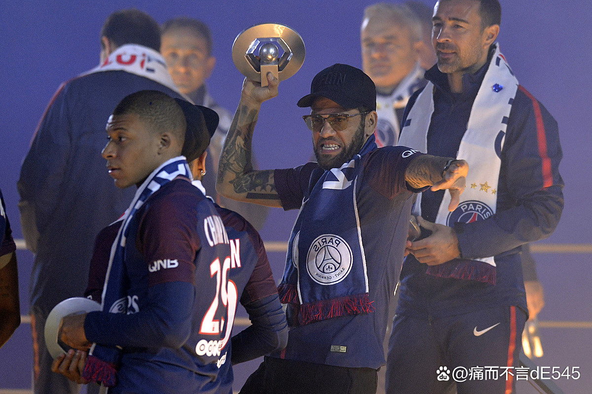 深圳队力克雷霆，西亚卡姆点燃赛场