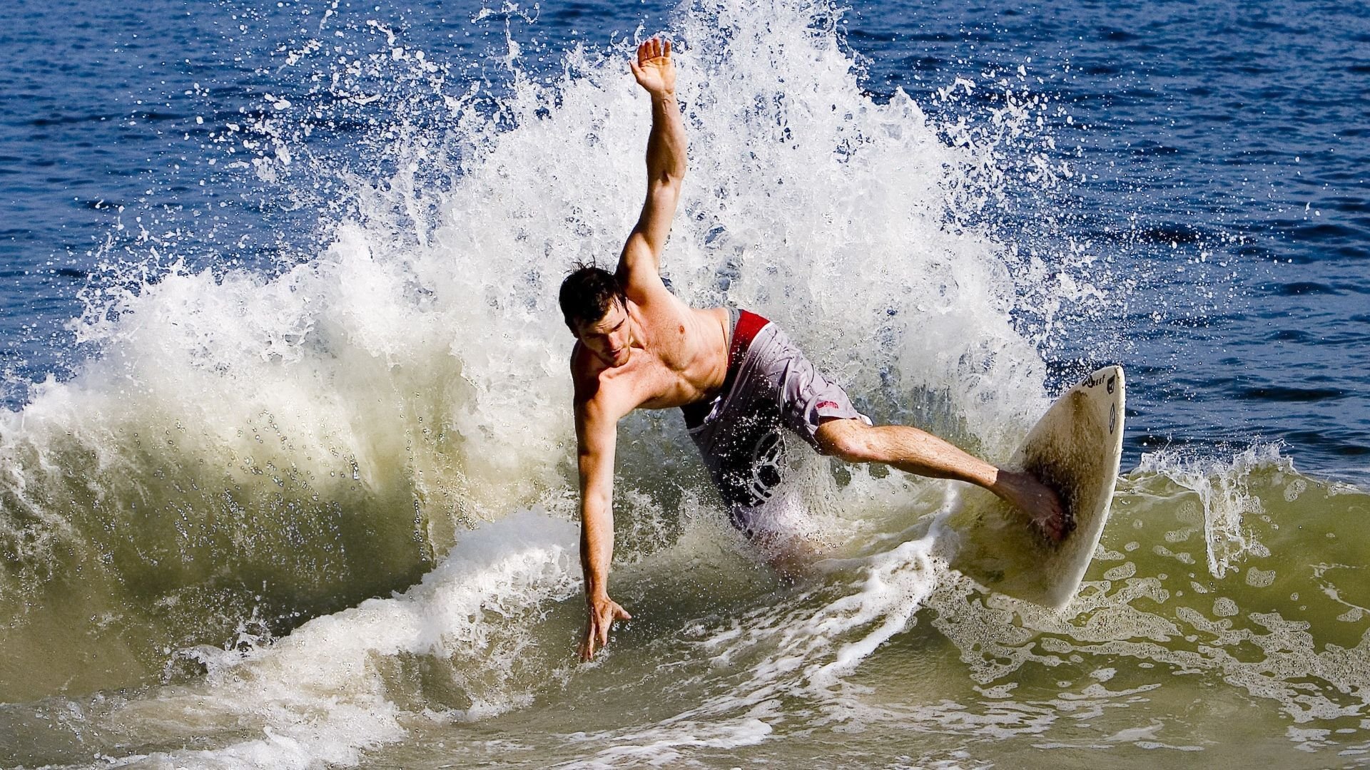 西甲国家德比之夜,奥斯梅恩贡献制胜表现