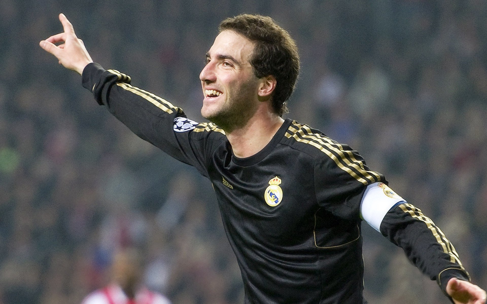 赛道与跑道，当F1引擎在雷鬼节奏中沉默