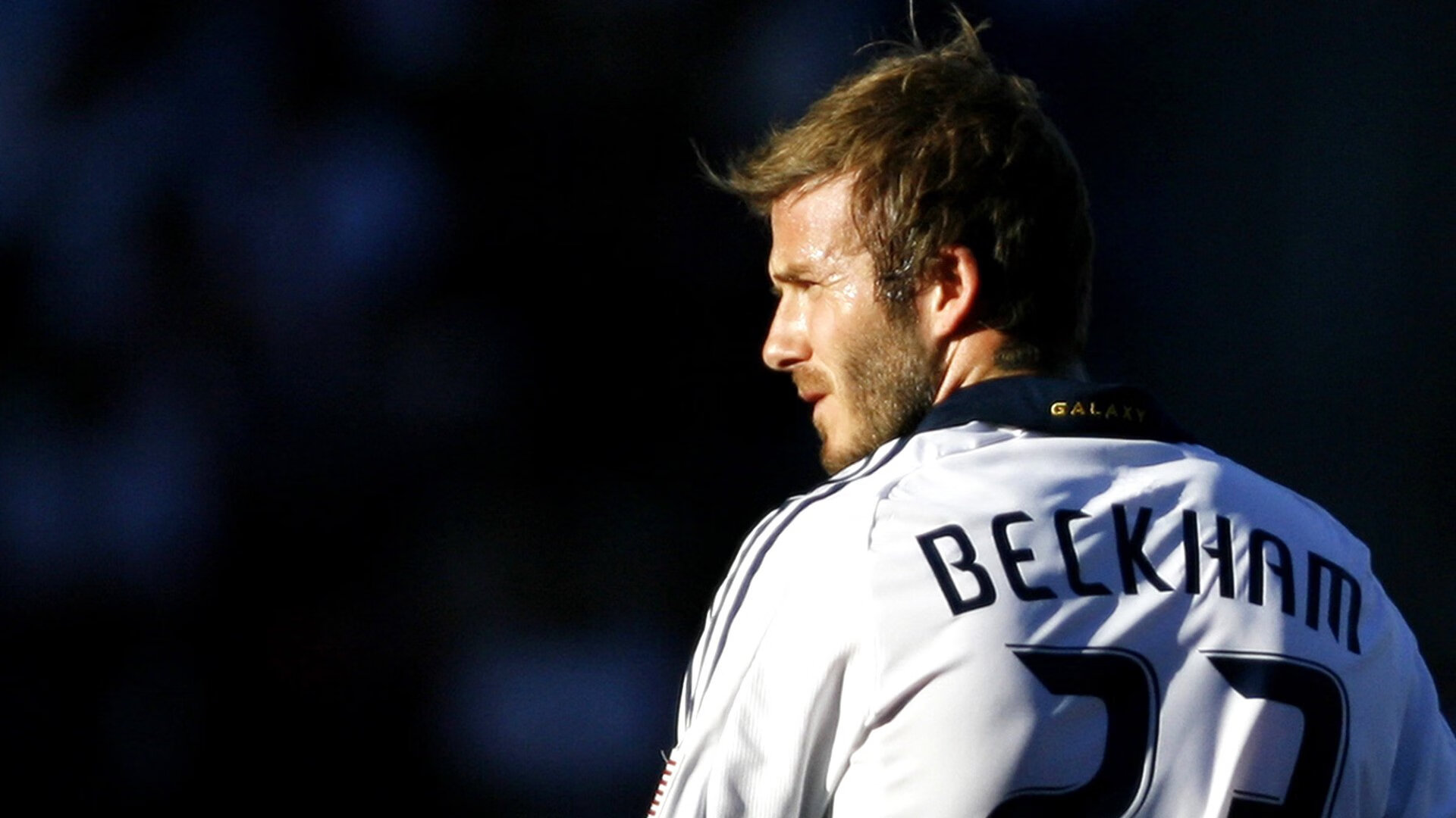 当深圳的冷风,吹过美加墨的球场